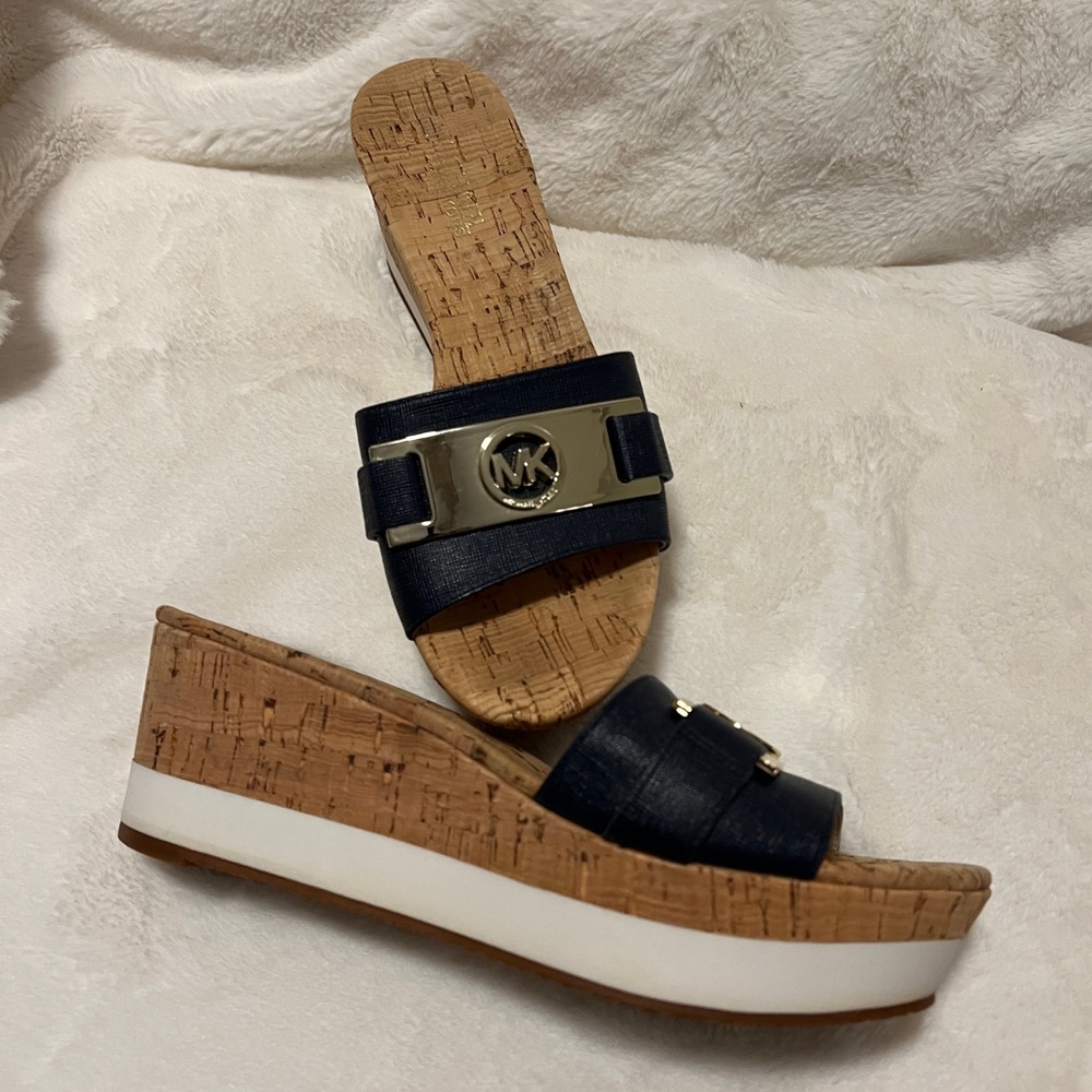 MK platform sandals in navy blue and creamy white. MK logo in great silver tones
